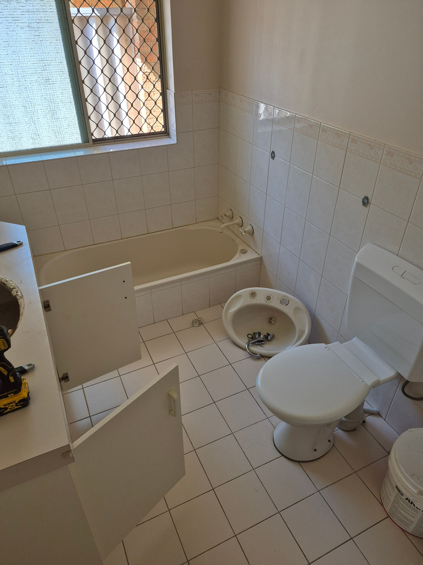 Bathroom restyle, Bunbury before renovation